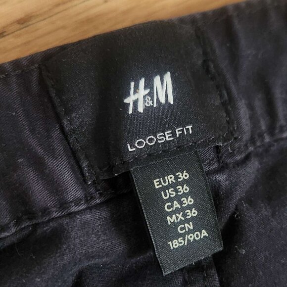 H&M Men’s Black Loose-Fit Cargo Pants — 36x30 • Adjustable Strap Belt - Picture 2 of 7